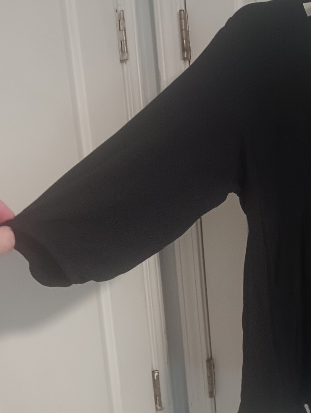 torrid Black Flowing Peplum Long-Sleeve Top - Picture 4 of 8